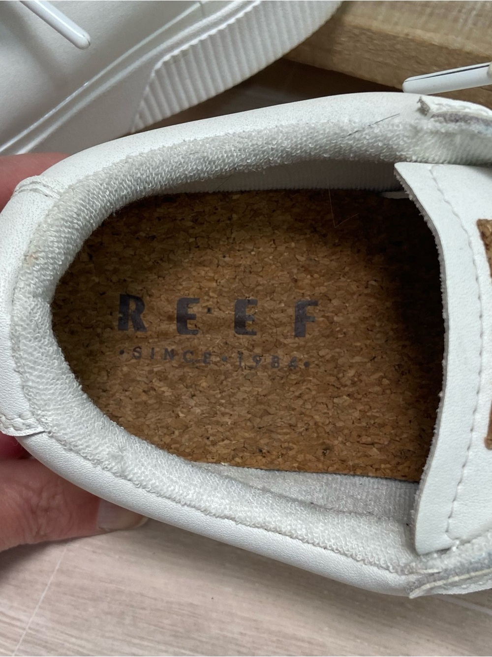 REEF / Lay Down Dawn White Leather Sneaker Size 8 - Picture 4 of 14